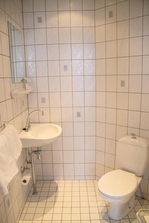 Hotel Oorsprongpark City Centre Utrecht Room photo